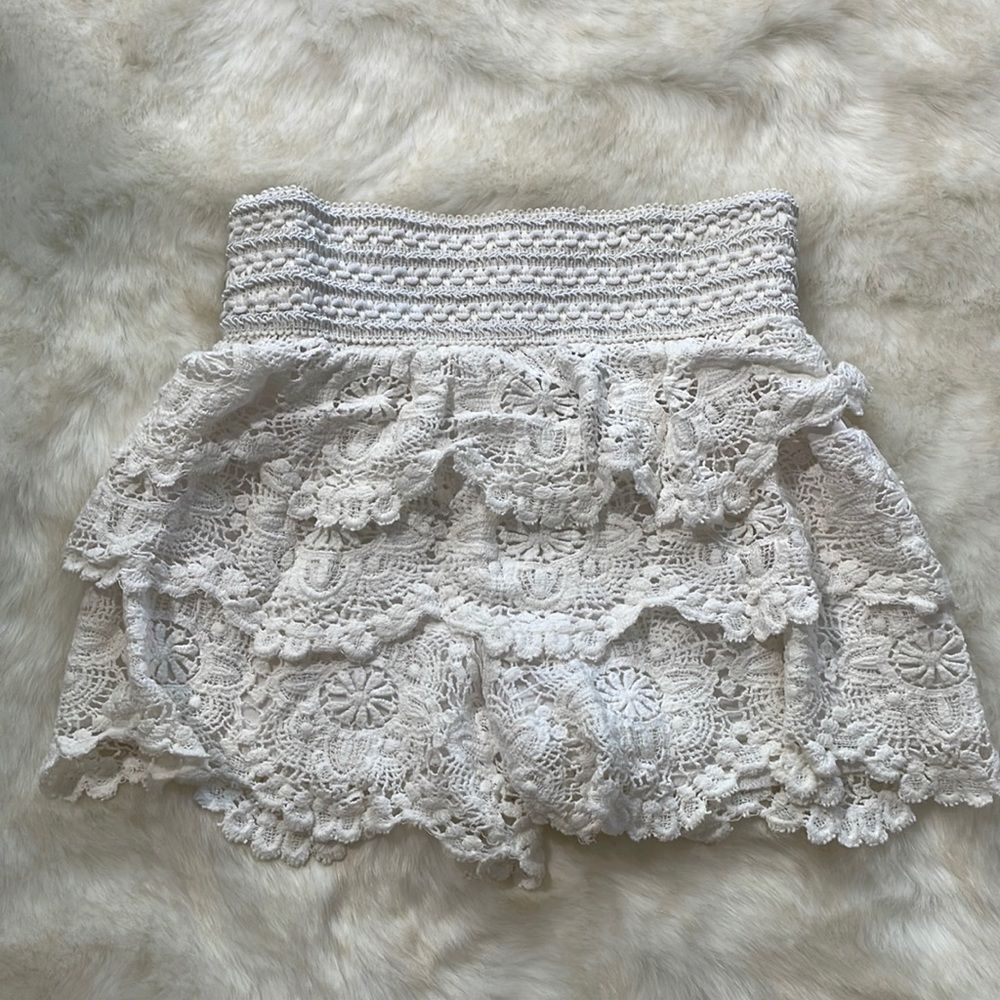 Boutique lace shorts beach, BoHo shorts stretchy size small doily